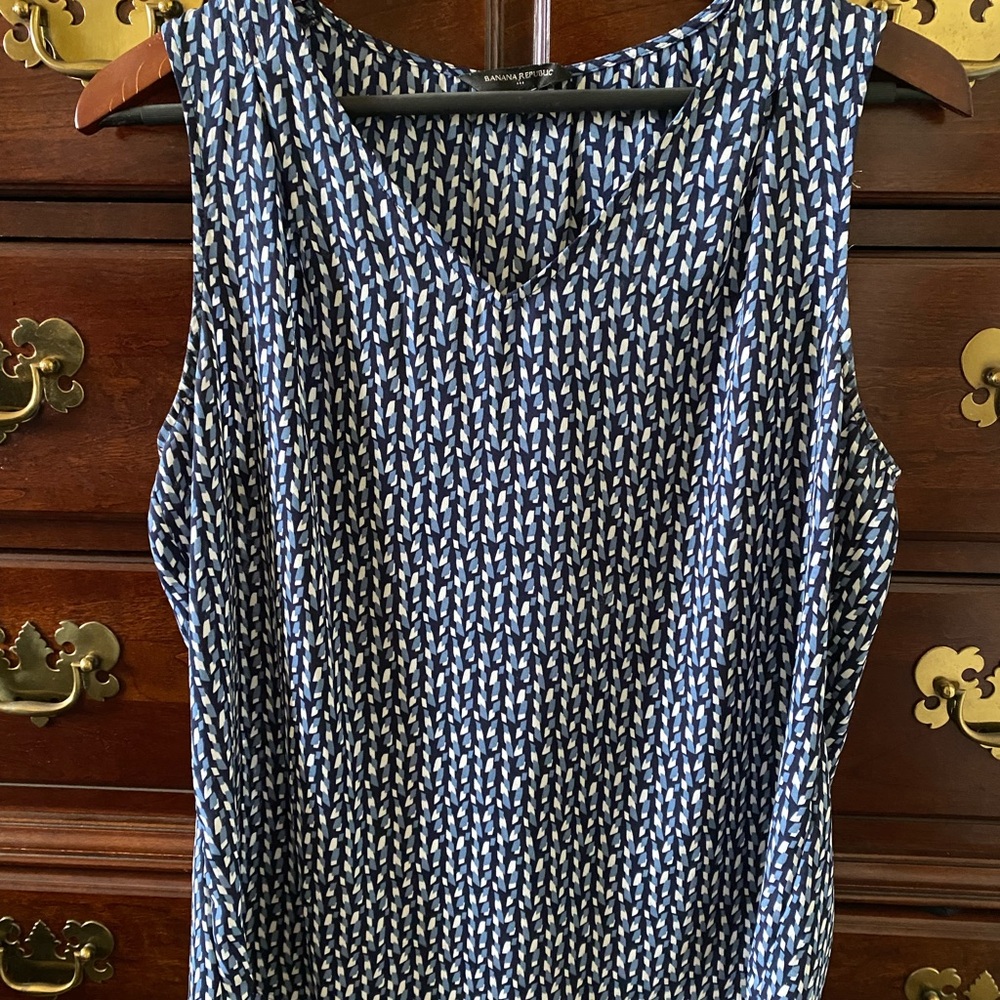 Banana Republic Sleeveless Blue Patterned Women's Top